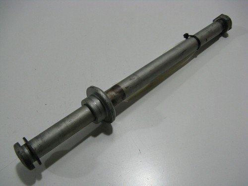 Rear thru axle - rear,