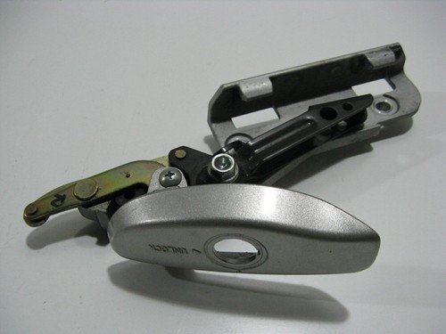 Side pannier lock - side,